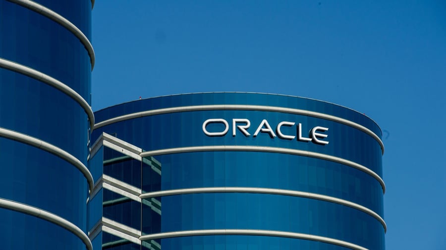 Oracle CFO Hilary Maxson: Ex-Schneider Electric Managerin leitet KI-Infrastruktur-Ausbau
